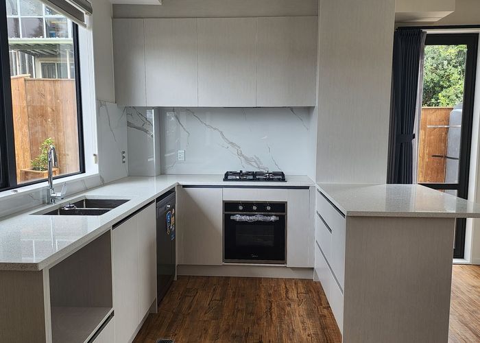  at 22F Totaravale Drive, Totara Vale, North Shore City, Auckland