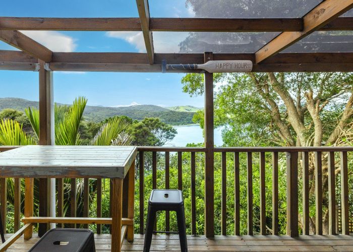  at 8 Bella Vista Road, Omiha, Waiheke Island, Auckland
