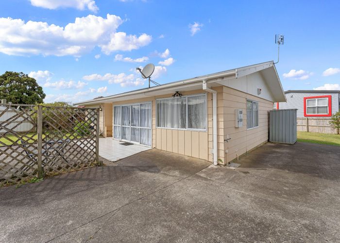  at 2/3 Ellen Street, Manurewa East, Auckland
