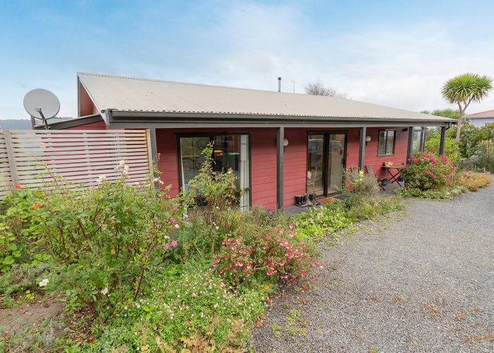  at 52 Kauri Street, Ravensbourne, Dunedin
