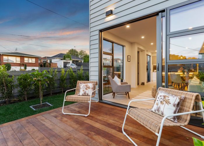  at 3 Trafalgar Road, Milford, North Shore City, Auckland