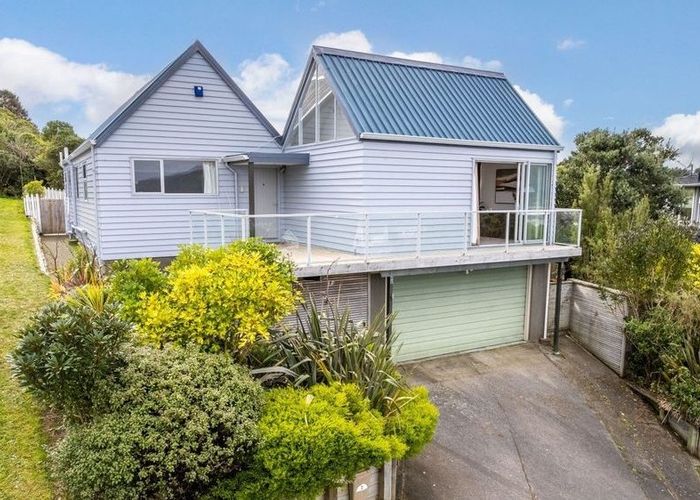  at 3 Lone Tree Grove, Kelson, Lower Hutt