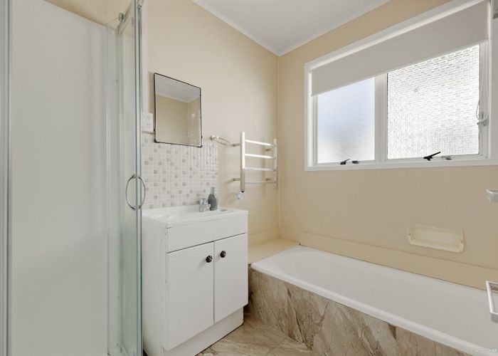  at 21 Frobisher Way, Clendon Park, Manukau City, Auckland