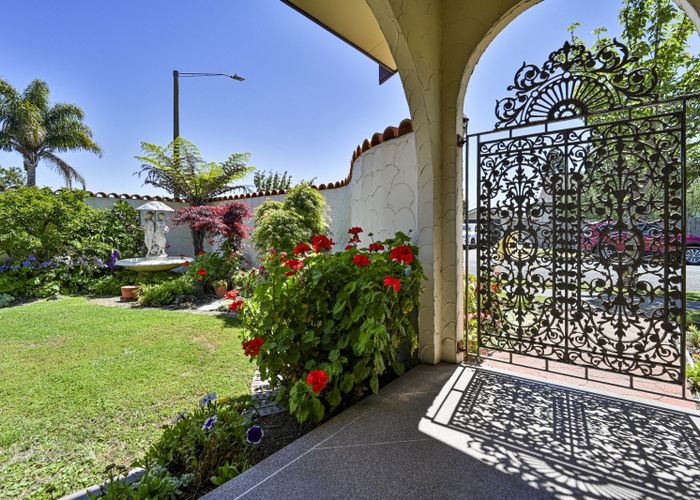  at 810 Eaton Road, Saint Leonards, Hastings