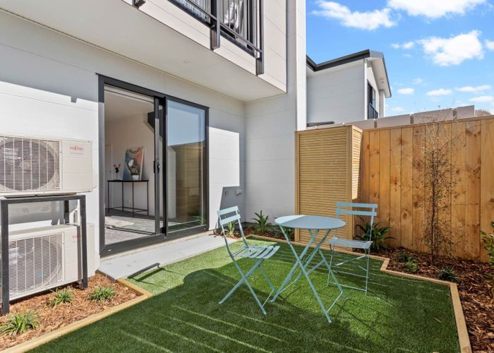  at 10/137 Tirimoana Road, Te Atatu South, Waitakere City, Auckland