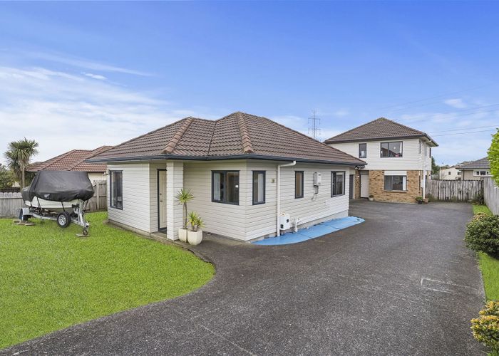  at 18 Carrick Glen Avenue, Flat Bush, Auckland