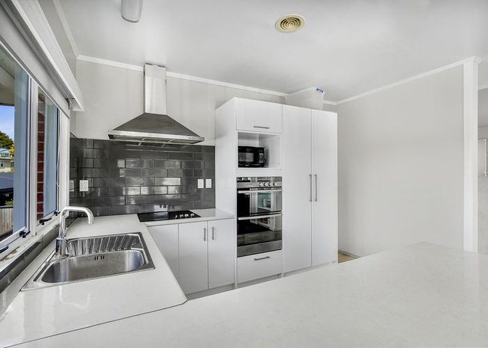  at 35 Hinton Avenue, Forest Lake, Hamilton, Waikato