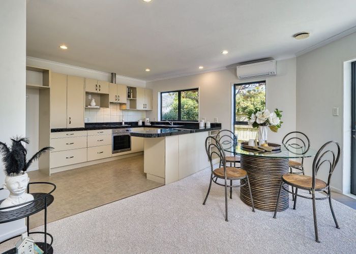  at 219 Frimley Oaks, Frimley, Hastings