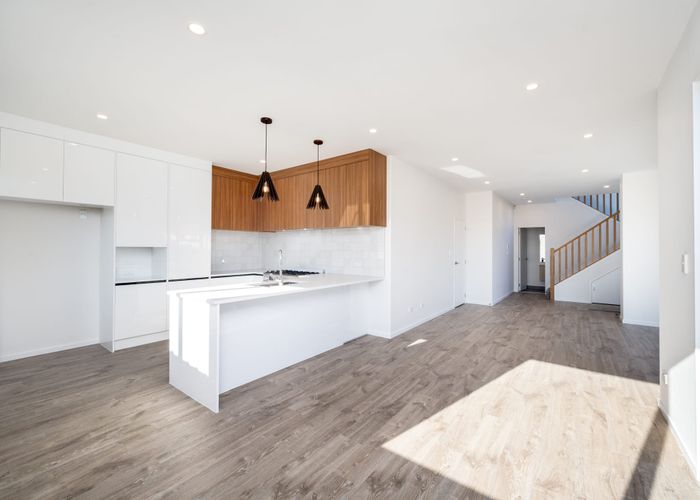  at 4 Ropata Avenue, Point England, Auckland