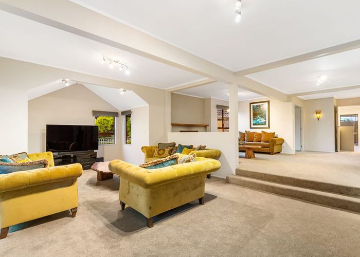  at 102 Chelsea View Drive, Chatswood, North Shore City, Auckland