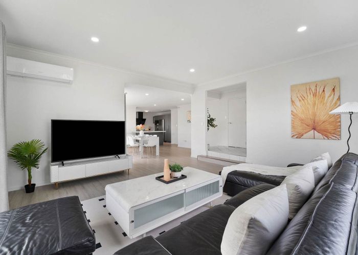  at 8 Canyon Drive, Albany, North Shore City, Auckland