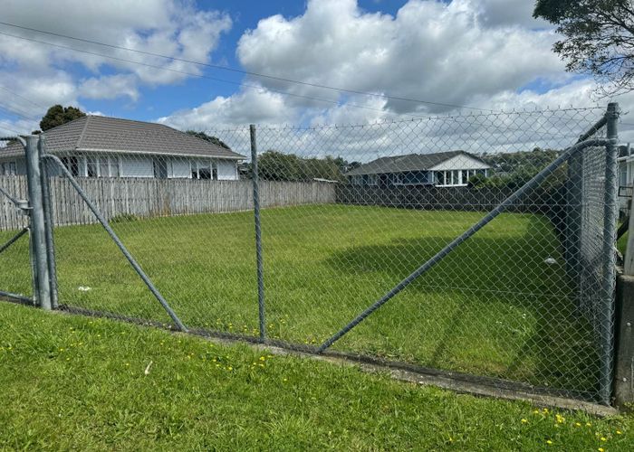  at 35 Lincoln Park Avenue, Massey, Waitakere City, Auckland