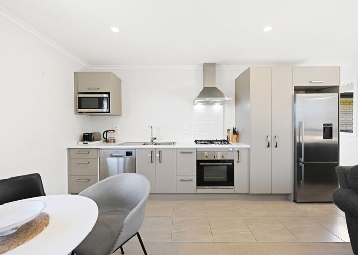  at 1 Manawaroa Close, Grandview Heights, Hamilton