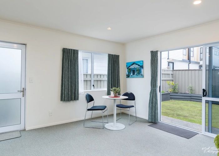  at 2/61 Main Road, Titahi Bay, Porirua