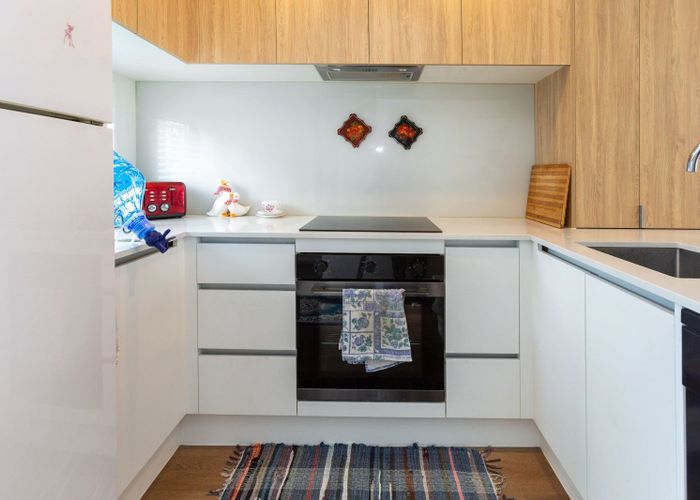  at 84 Selo Street, Glen Eden, Waitakere City, Auckland