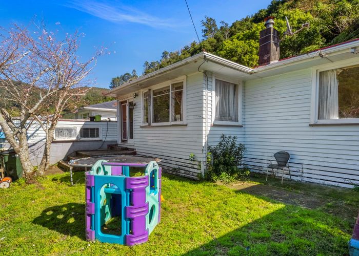 For sale 16 Sunny Grove, Wainuiomata, Lower Hutt, Wellington homes.co.nz