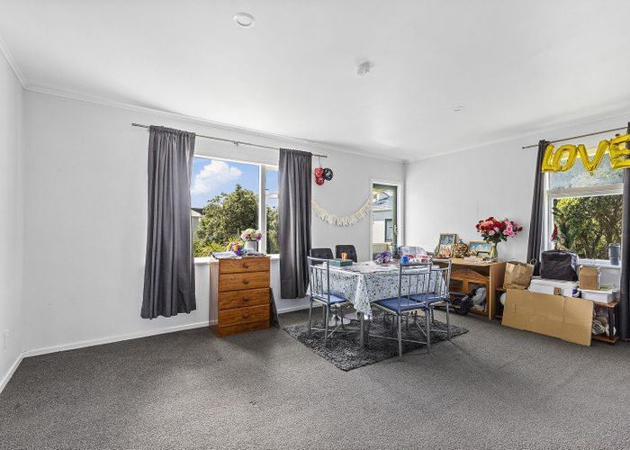  at 1/139 Queens Drive, Lyall Bay, Wellington
