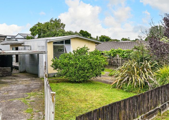  at 2/2 Dagenham Street,, Manurewa, Manukau City, Auckland