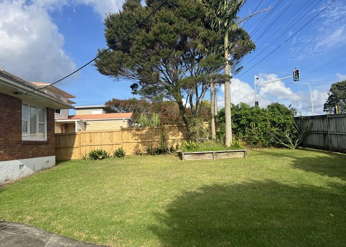  at 279 Glenfield Road, Glenfield, North Shore City, Auckland