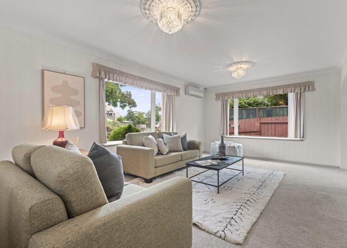  at 2 Hillgrove Place, Fitzherbert, Palmerston North