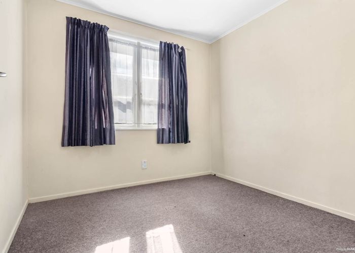 at 35 Riverpark Crescent, Henderson, Auckland