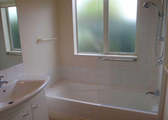  at 6 Cherrytree Lane, Spreydon, Christchurch City, Canterbury