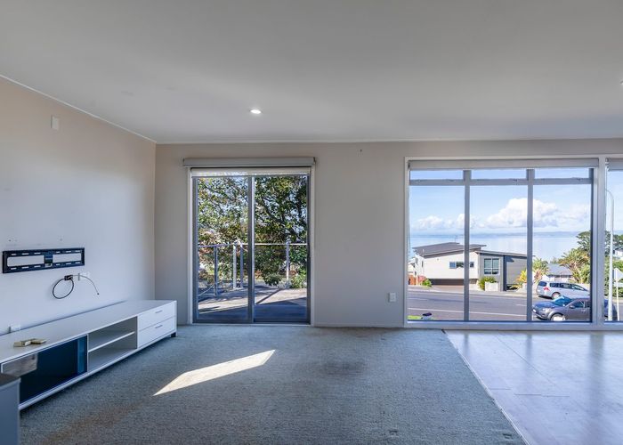 at 1/98 Halsey Drive, Mount Roskill, Auckland