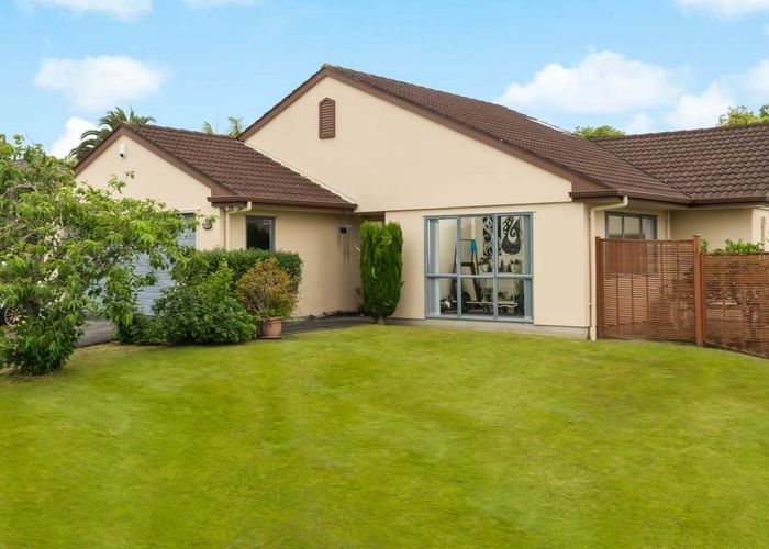  at 40 Hillwell Drive, Henderson, Auckland