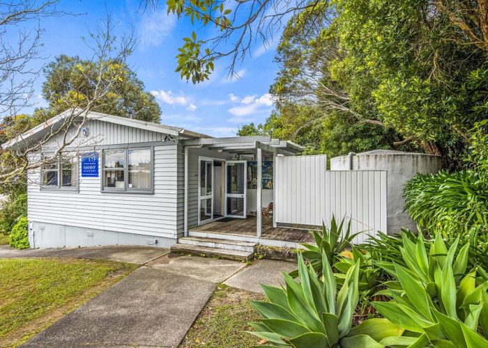  at 32  Waiora Road, Stanmore Bay, Rodney, Auckland