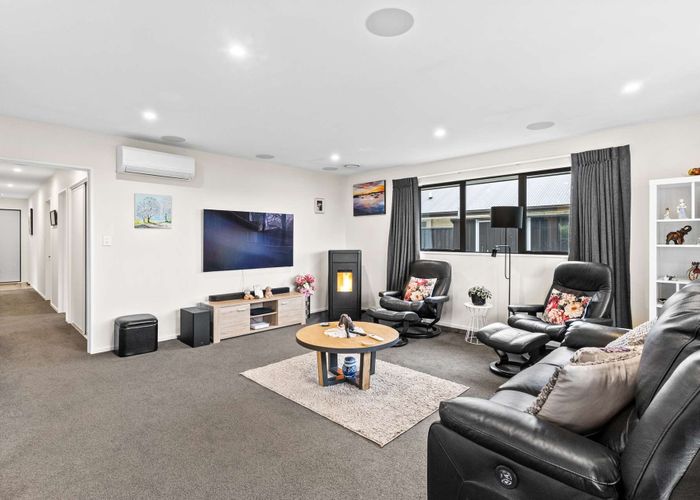  at 6 Clegg Street, Woodend, Woodend