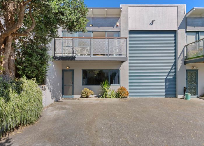  at 5d Dallan Place, Albany, North Shore City, Auckland
