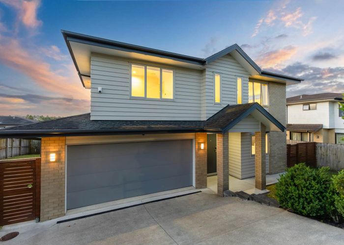  at 117 Sturges Road, Henderson, Auckland