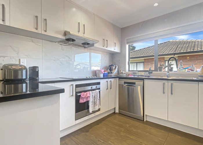  at 14A Carbine Road, Mount Wellington, Auckland