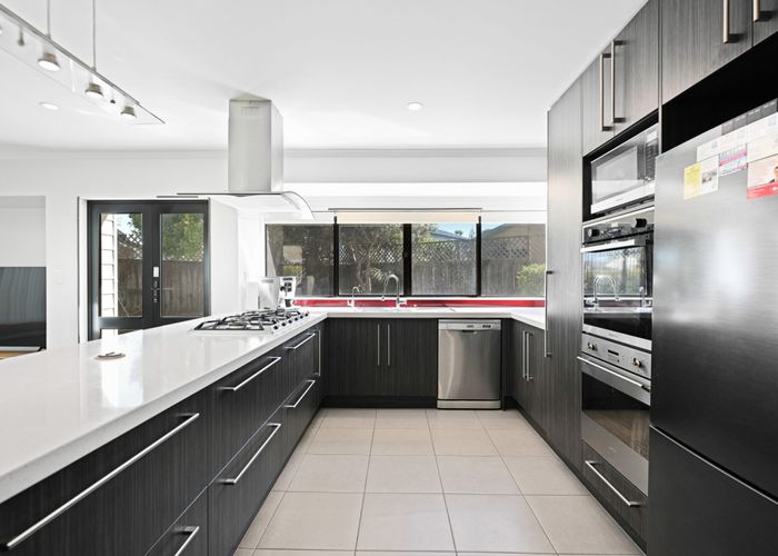  at 9 Jean Place, Pukete, Hamilton
