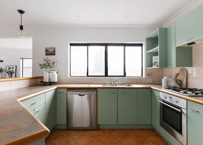  at 6B Queen Road, Bellevue, Tauranga, Bay Of Plenty