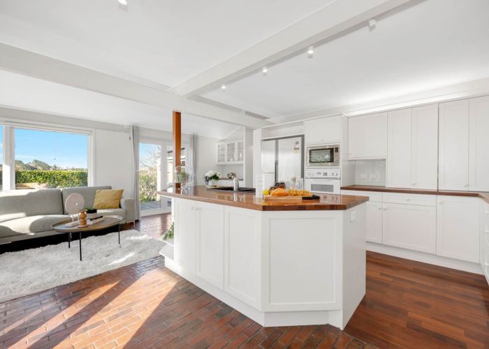  at 281 Point View Drive, Shamrock Park, Manukau City, Auckland