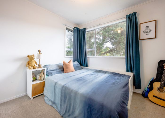  at 1/729 Beach Road, Browns Bay, North Shore City, Auckland
