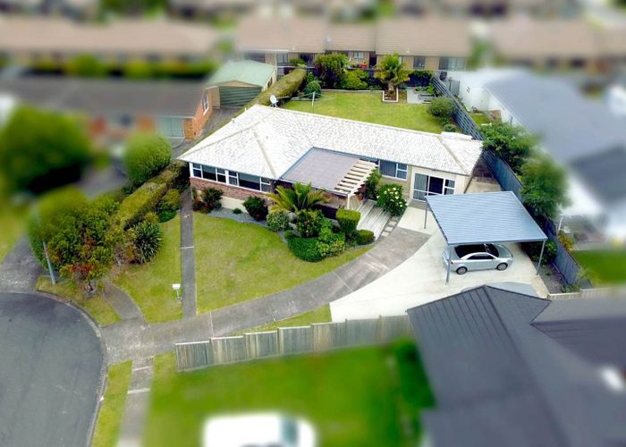 at 13 Quibray Place, Botany Downs, Auckland