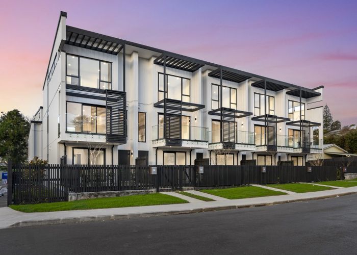  at 5-7 Agincourt Street, Glenfield, North Shore City, Auckland