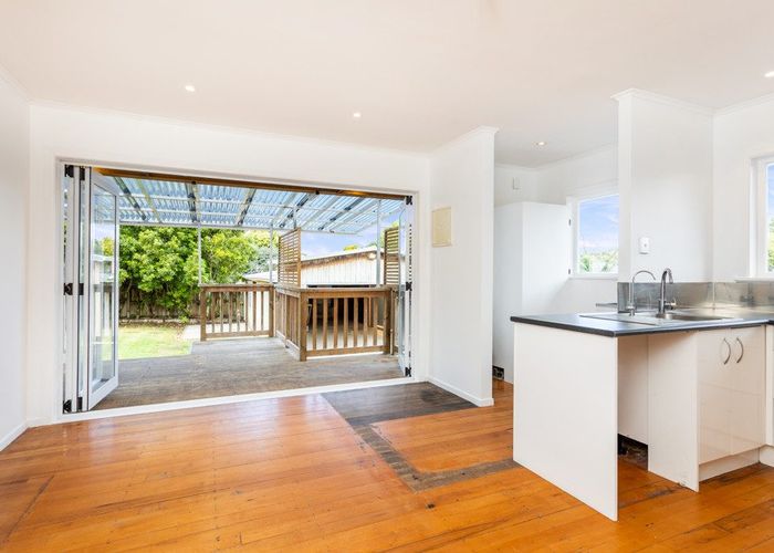  at 18 Garelja Road, Henderson, Waitakere City, Auckland