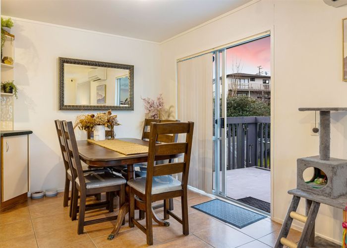  at 8 Sari Place, Massey, Auckland