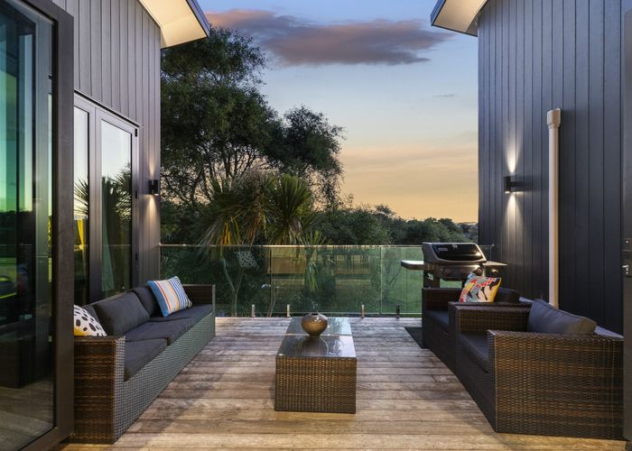  at 2 & 2A Sunvista Avenue, Albany, North Shore City, Auckland