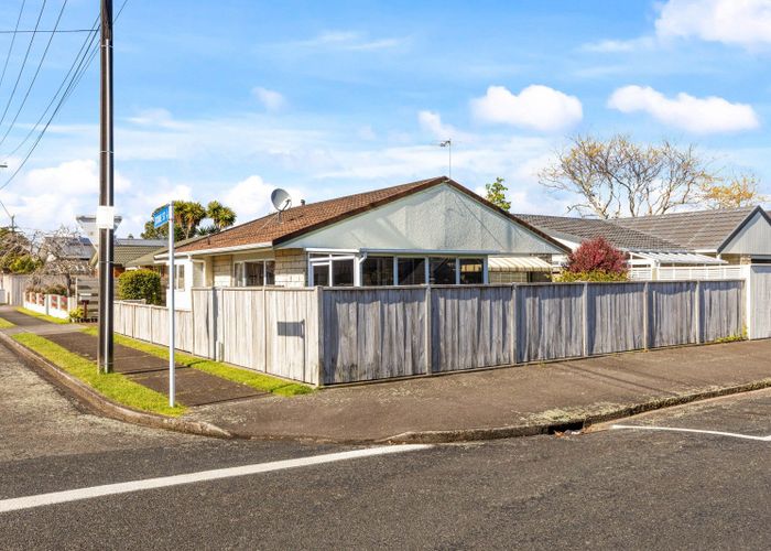  at 1/20 Stoke Street, Westown, New Plymouth