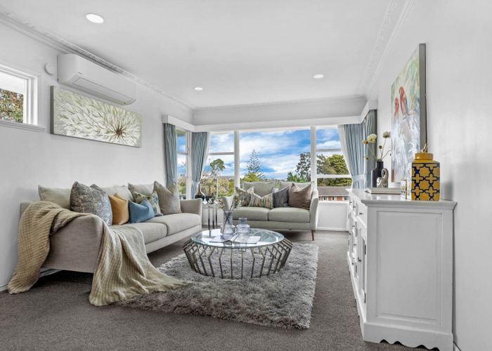  at 11 Pine Terrace, Howick, Auckland