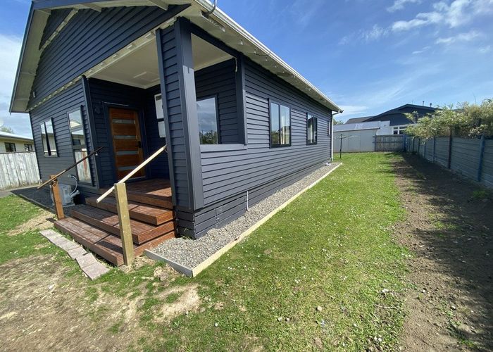  at 4 Perrin Place, Kelvin Grove, Palmerston North, Manawatu / Whanganui