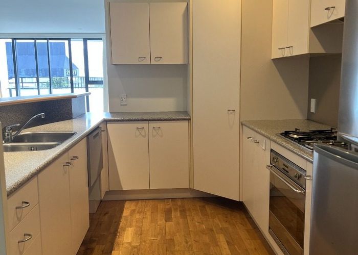  at 4/8 Basque Road, Eden Terrace, Auckland City, Auckland