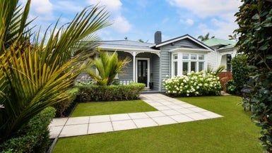  at 42 Pine Street, Mount Eden, Auckland