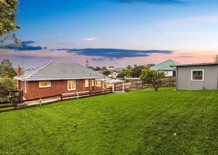  at 15 Gunson Road, Mount Wellington, Auckland City, Auckland