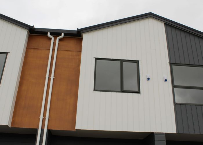  at 5/24 Tara Road, Henderson, Auckland