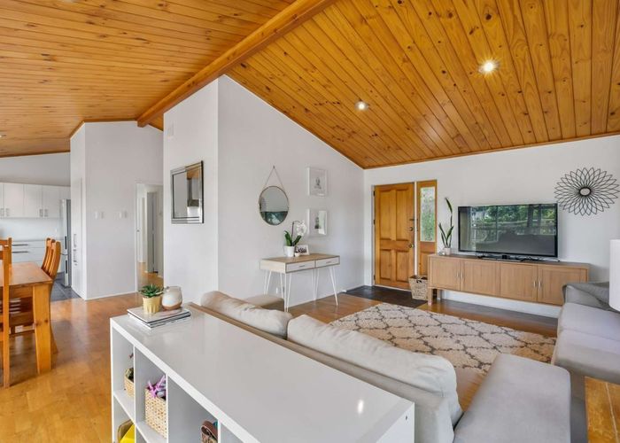  at 8A Holiday Road, Stanmore Bay, Rodney, Auckland